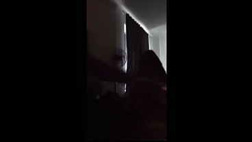 Друзья жестко долбят мою сучку в попку. Грязно